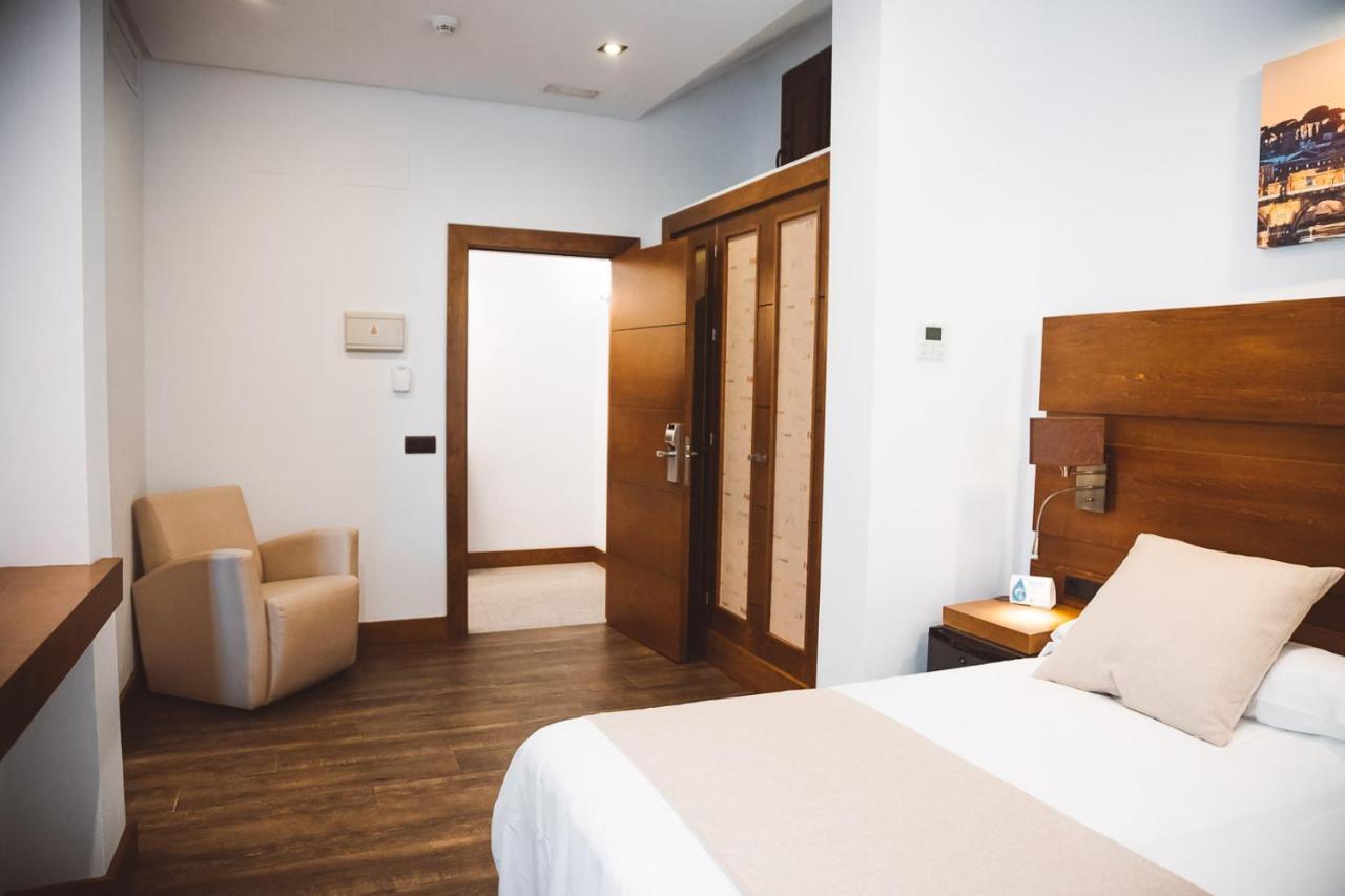Ferreira Hostal Boutique كونيل ذي لا فرونتيرا المظهر الخارجي الصورة