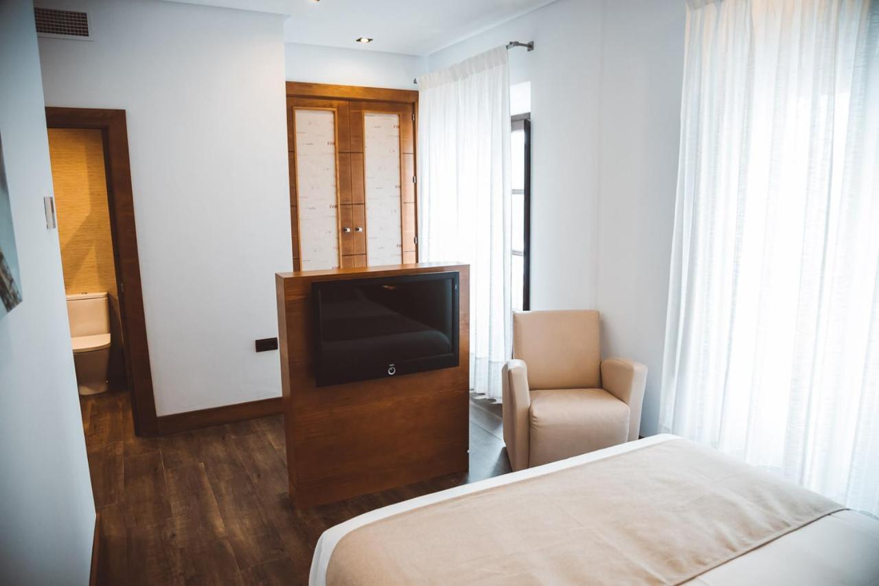 Ferreira Hostal Boutique كونيل ذي لا فرونتيرا المظهر الخارجي الصورة