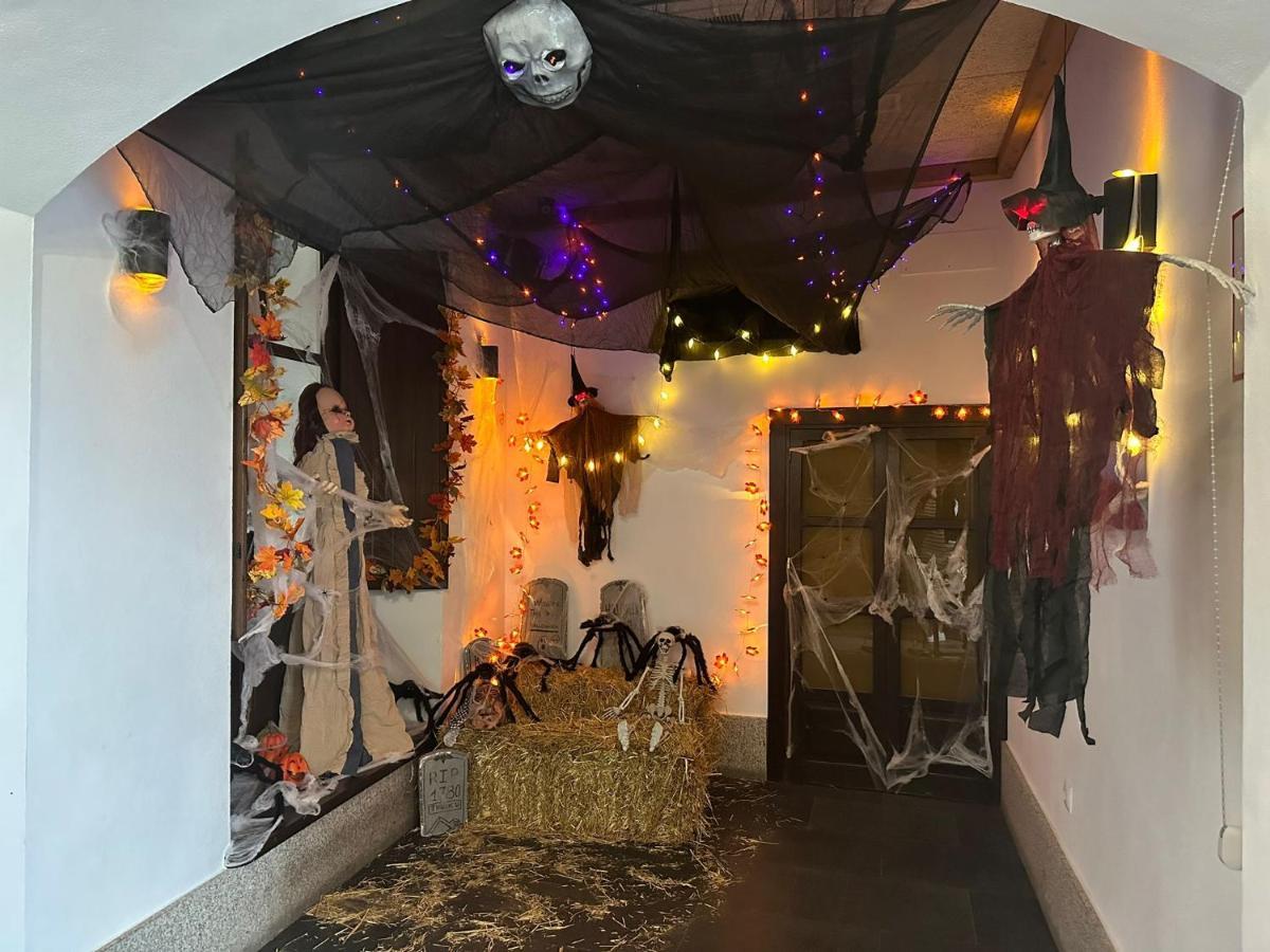 Ferreira Hostal Boutique كونيل ذي لا فرونتيرا المظهر الخارجي الصورة